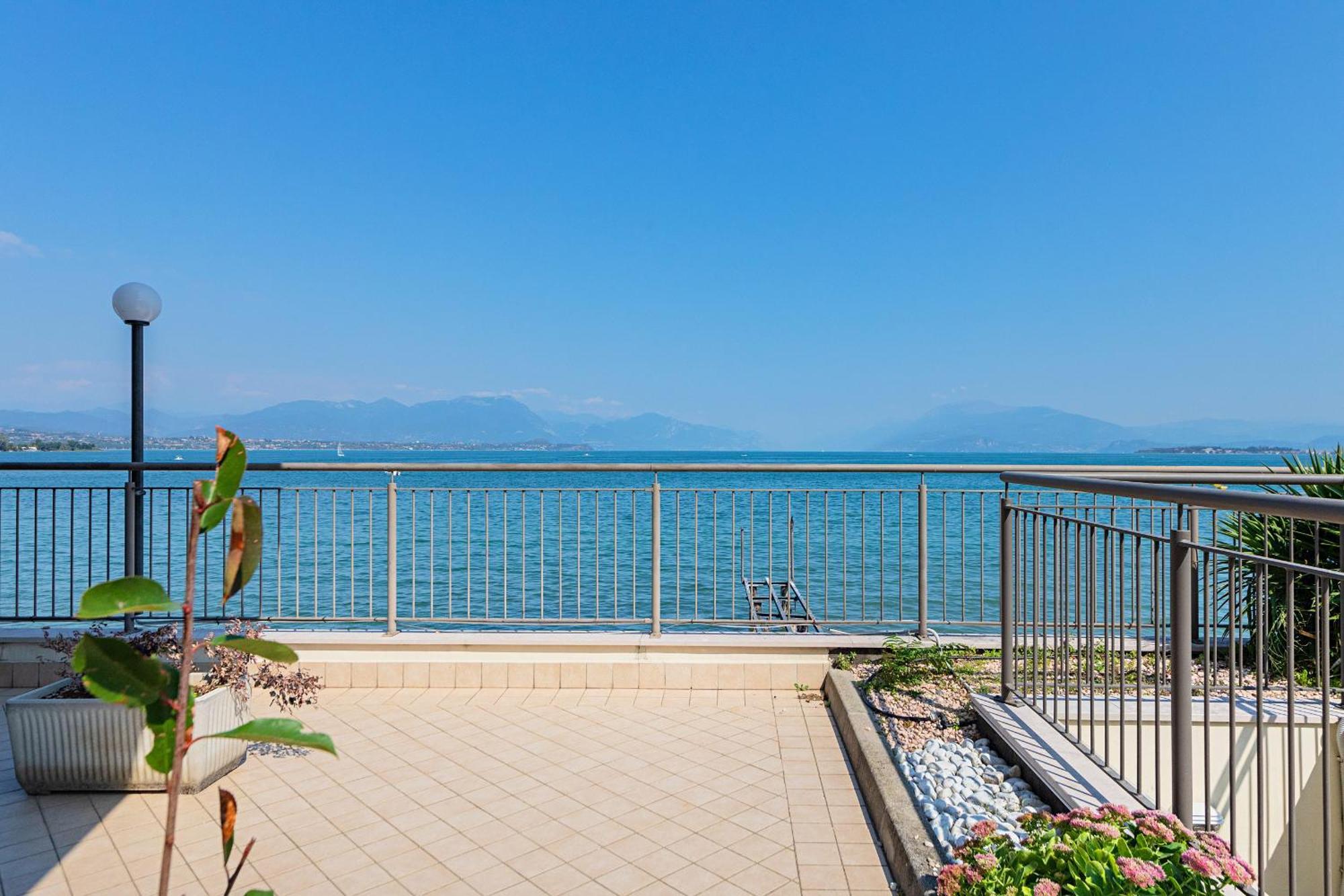 Residenza Miralago By Wonderful Italy Desenzano del Garda Exteriér fotografie