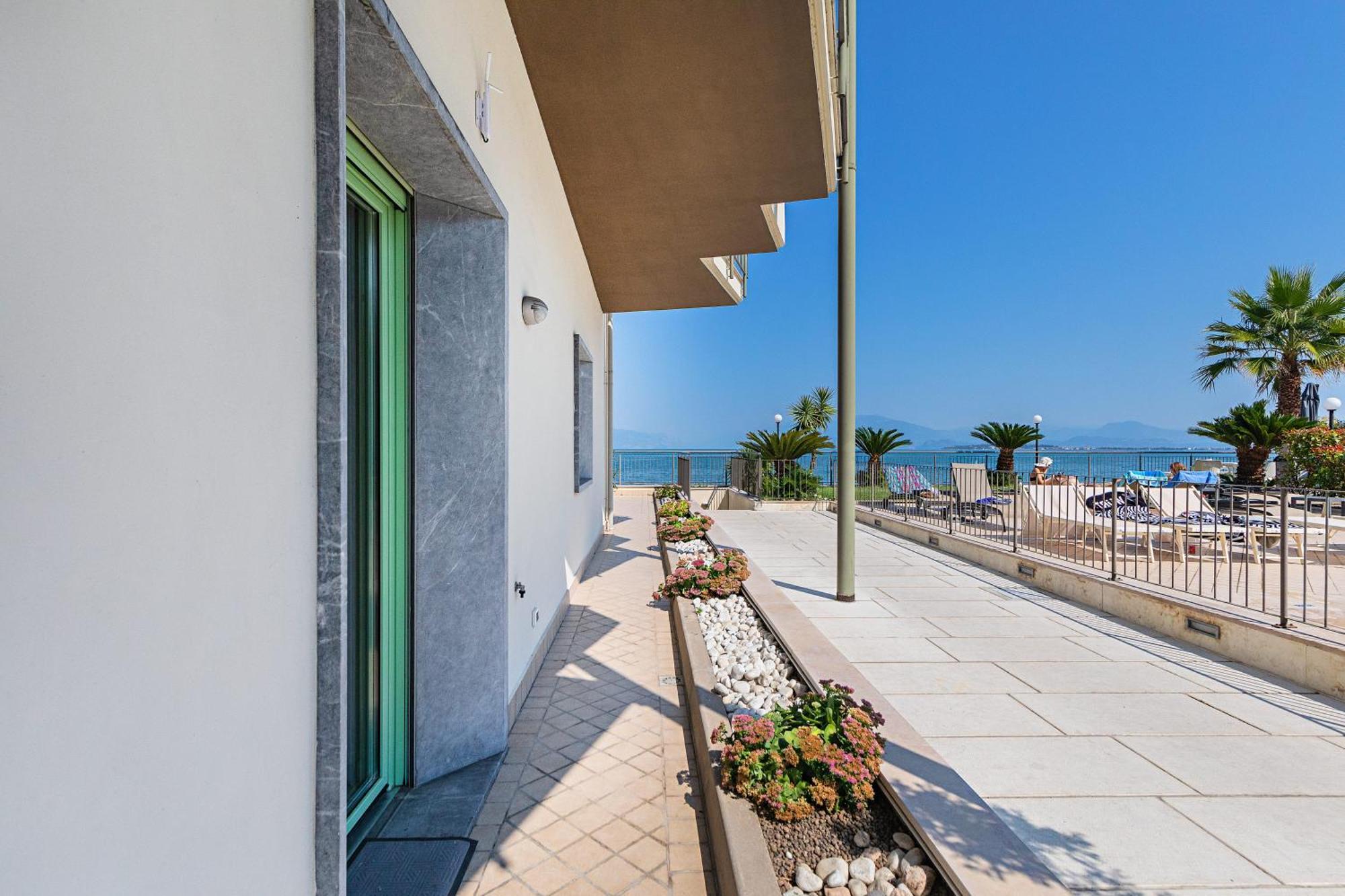 Residenza Miralago By Wonderful Italy Desenzano del Garda Exteriér fotografie