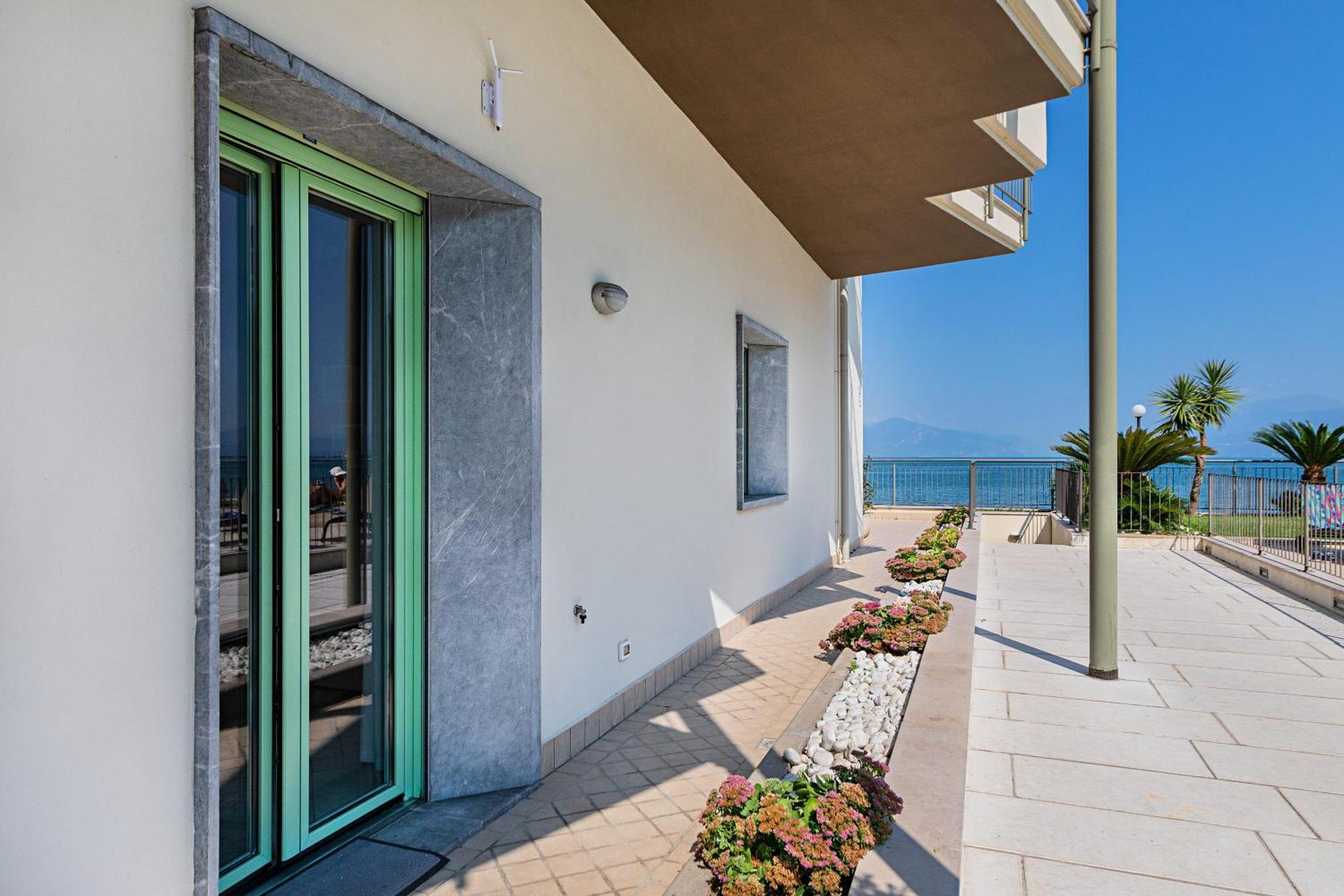 Residenza Miralago By Wonderful Italy Desenzano del Garda Exteriér fotografie